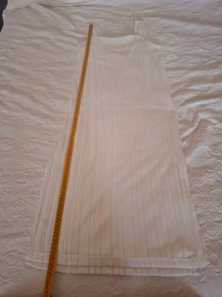 Vestido de punto blanco de Mango