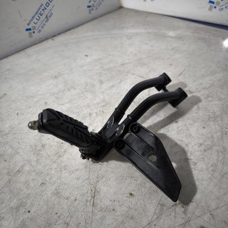 Estribera pasajero lado izquierdo KTM 390 Duke