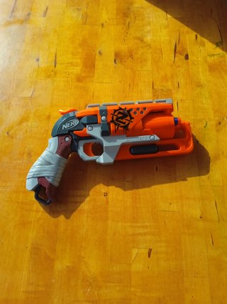 Nerf Zombie Strike Pistola Juguete