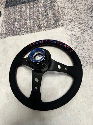 Volante Desplazado Vertex Alcantara