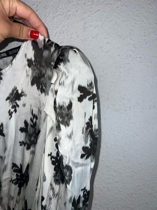 Vestido con estampado Zara