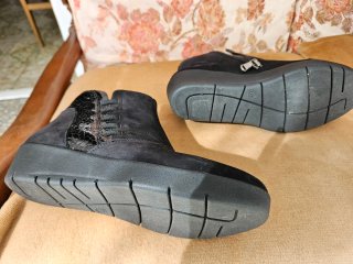 Botines negros cuña cómodos