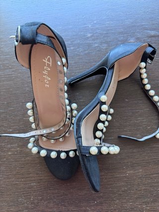 Scarpe con tacco alto nere perle