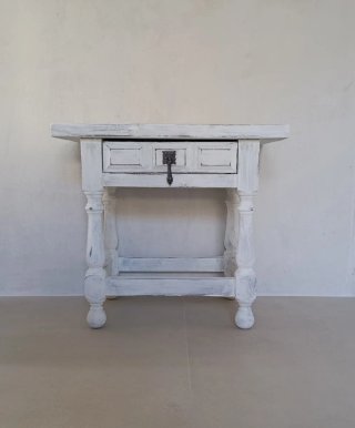 Mesa auxiliar madera maciza restaurada