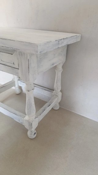 Mesa auxiliar madera maciza restaurada