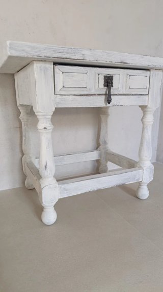 Mesa auxiliar madera maciza restaurada