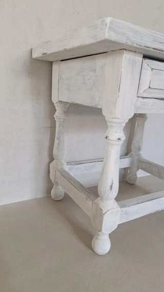 Mesa auxiliar madera maciza restaurada