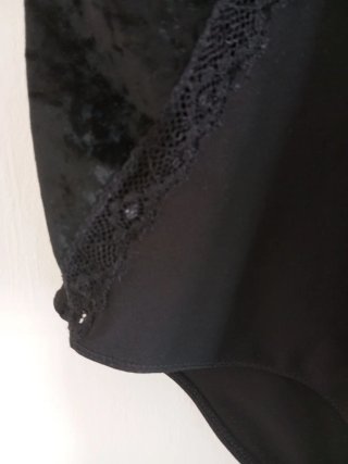 Body ZARA terciopelo y encaje negro Talla L