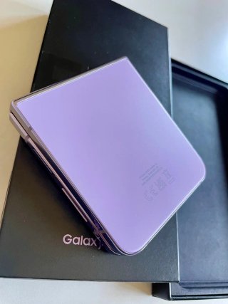 Samsung Galaxy Z Flip4 Morado 5G