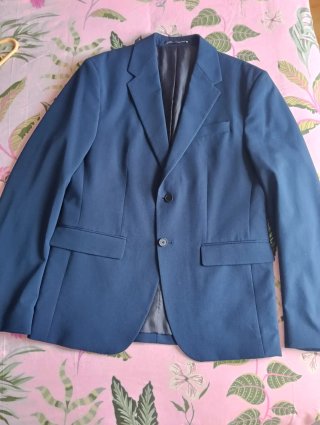 Traje Zara azul marino impecable