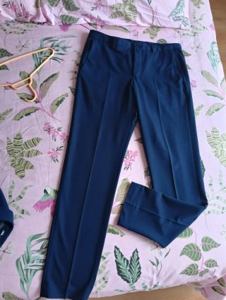 Traje Zara azul marino impecable