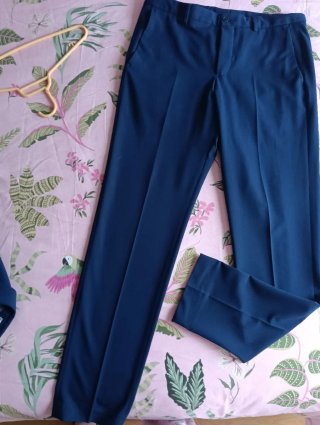 Traje Zara azul marino impecable