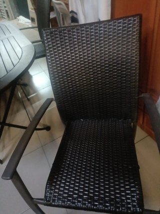 Mesa y 4 sillas de terraza como nuevas,