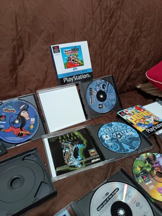 Lote 10 Giochi PS1: Spyro, Pong, Lilo & Stitch e altro