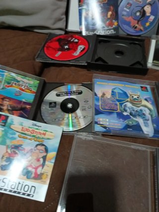 Lote 10 Giochi PS1: Spyro, Pong, Lilo & Stitch e altro
