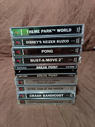 Lote 10 Giochi PS1: Spyro, Pong, Lilo & Stitch e altro