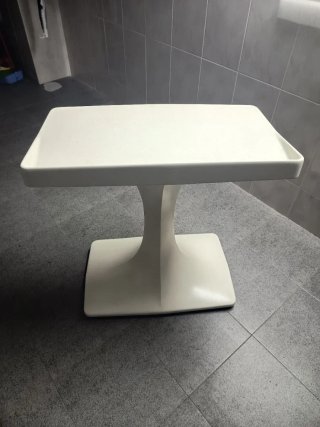 Mesa auxiliar estudio blanca, con ruedas.