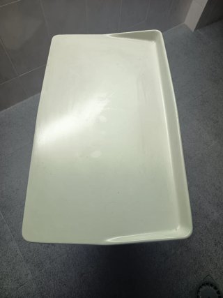 Mesa auxiliar estudio blanca, con ruedas.