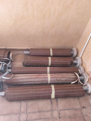 Persianas de madera en buen estado