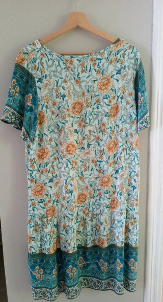 Vestido SHEIN flores naranja y verde talla 44