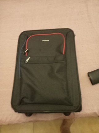 Maleta de viaje negra
