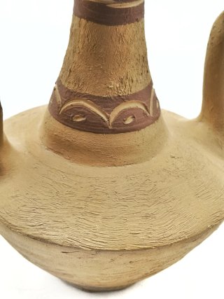Bonita alcuza o jarra aceitera de barro rústica