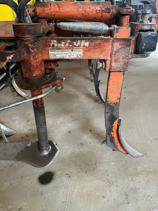 Cultivador con 1 intercepas braun y rulo de contrc
