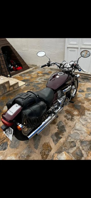 Hyosung Custom 125 Cruiser Negra/Burdeos