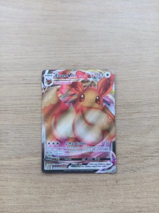 Carta Pokémon Eevee Vmax