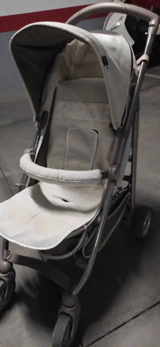 Silla de paseo ligera y plegable