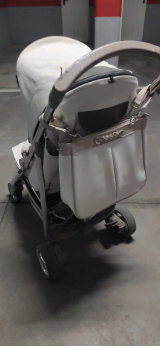 Silla de paseo ligera y plegable