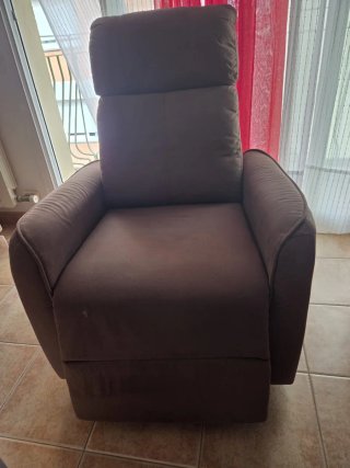 Sillón reclinable marrón (a reparar)