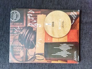 Libros 1 ESO, todos en buen estado. 10€ cada uno.