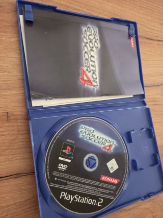 Pro Evolution Soccer 4 PS2
