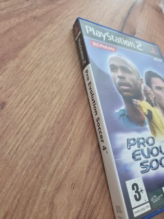 Pro Evolution Soccer 4 PS2