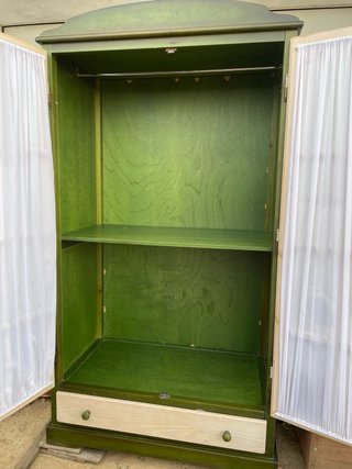 Armario ropero de madera maciza