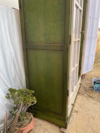 Armario ropero de madera maciza