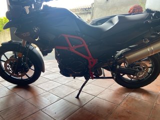 BMW F700GS 2016 Negra/Roja - 42.000km