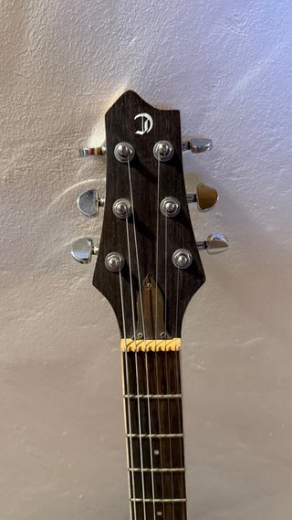 Guitarra Electroacústica Marrón