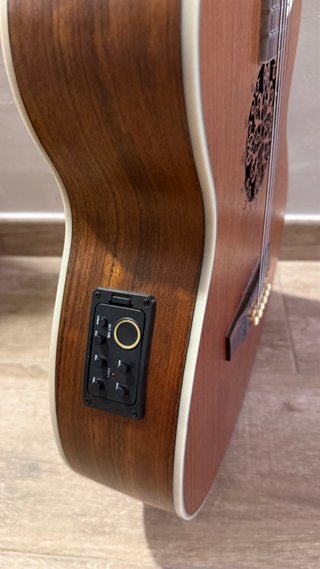 Guitarra Electroacústica Marrón