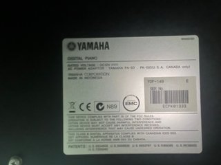 Piano Digital Yamaha Arius YDP-140