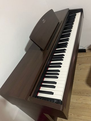 Piano Digital Yamaha Arius YDP-140