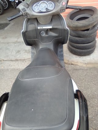 Piaggio X7