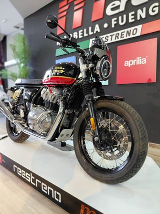 Royal Enfield Interceptor 650 Negra/Roja