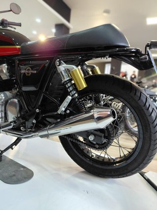 Royal Enfield Interceptor 650 Negra/Roja