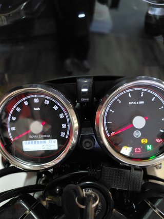 Royal Enfield Interceptor 650 Negra/Roja