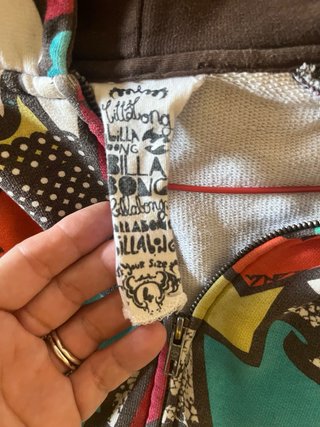 Sudadera con cremallera estampada