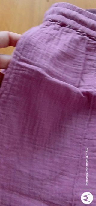Pantalones tejido arrugado