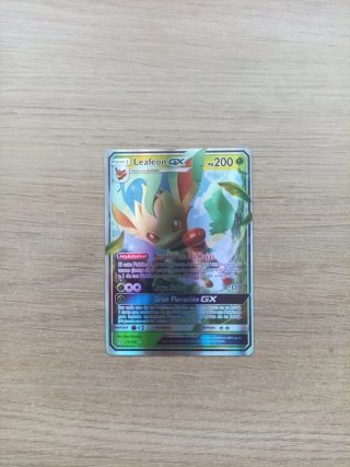 Carta Pokémon Leafeon GX