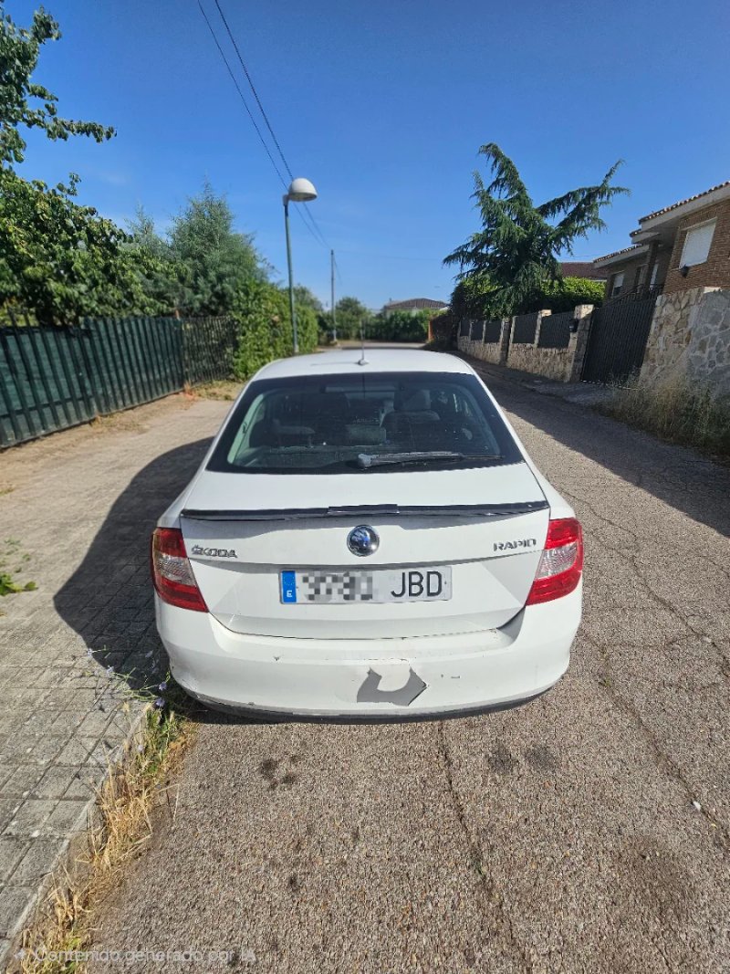 Skoda Rapid 2014 - foto 1